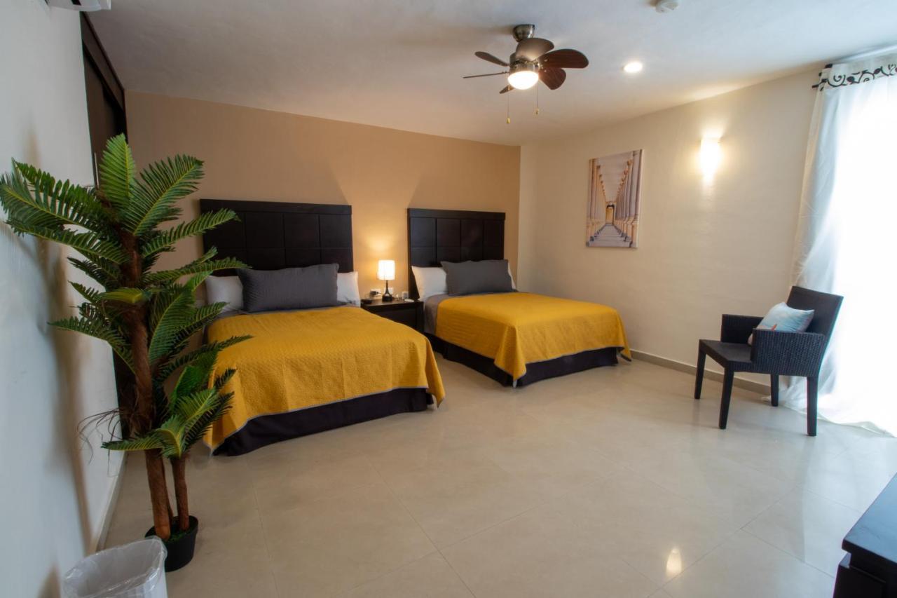 Hotel Villas Segovia Playa Del Carmen Exterior photo