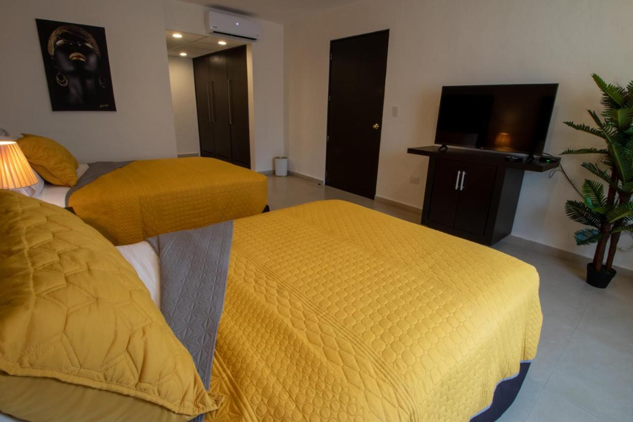 Hotel Villas Segovia Playa Del Carmen Exterior photo