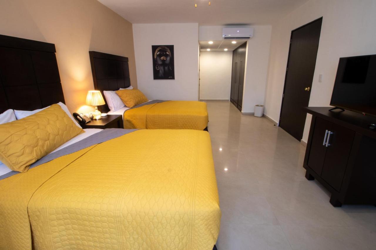 Hotel Villas Segovia Playa Del Carmen Exterior photo