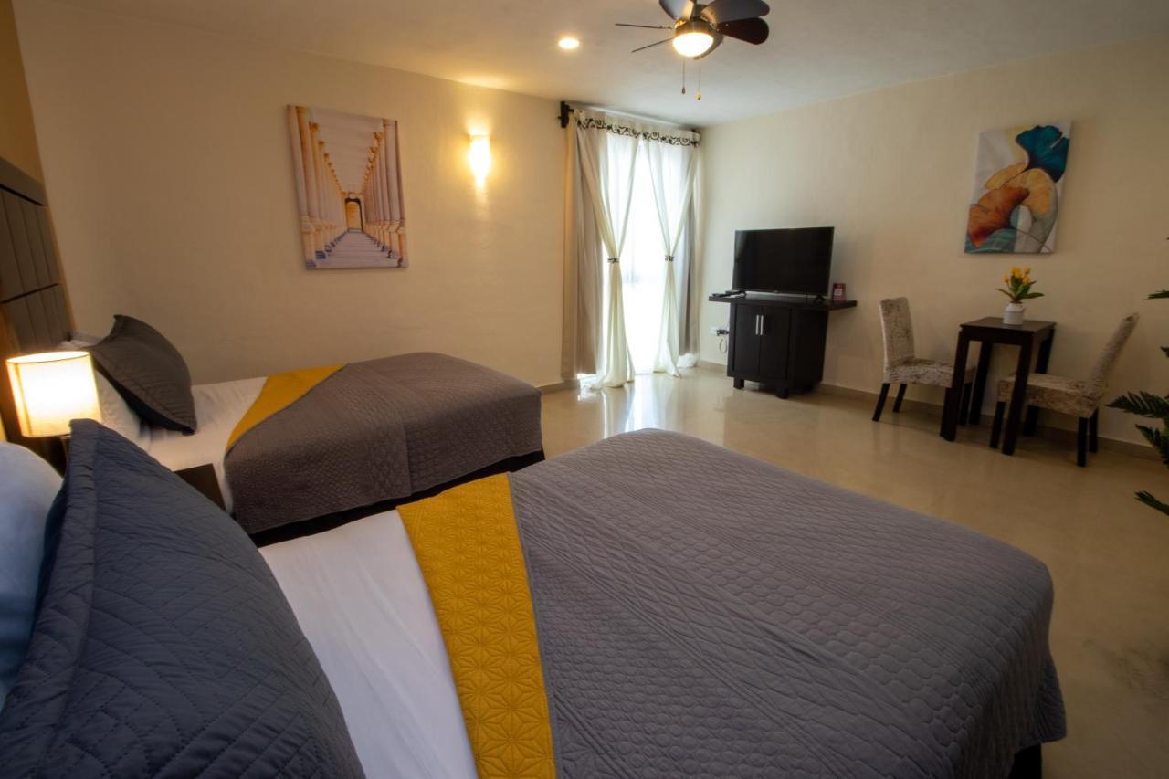 Hotel Villas Segovia Playa Del Carmen Exterior photo