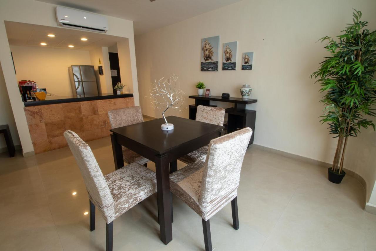 Hotel Villas Segovia Playa Del Carmen Exterior photo