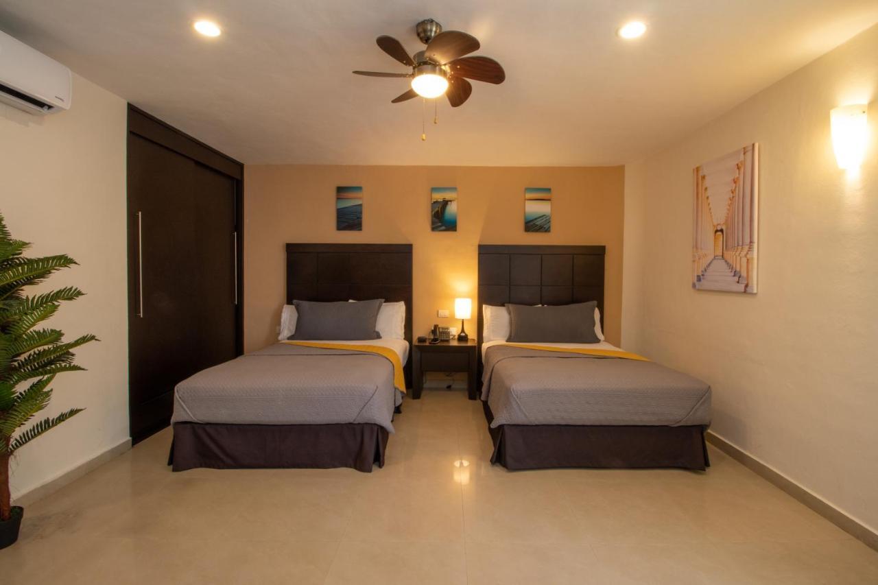 Hotel Villas Segovia Playa Del Carmen Exterior photo
